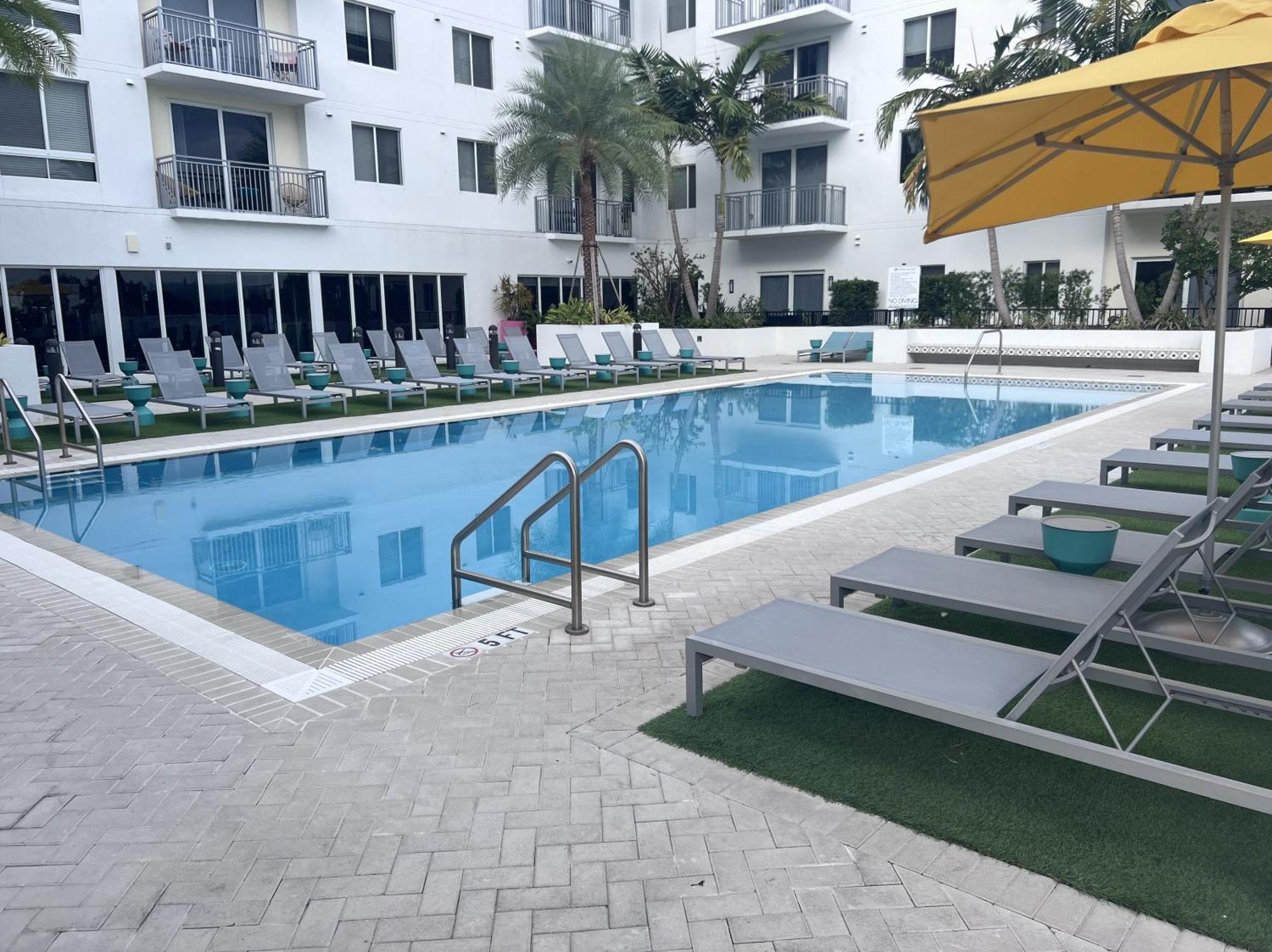 Master Bed Room In Calle Ocho Miami Extérieur photo