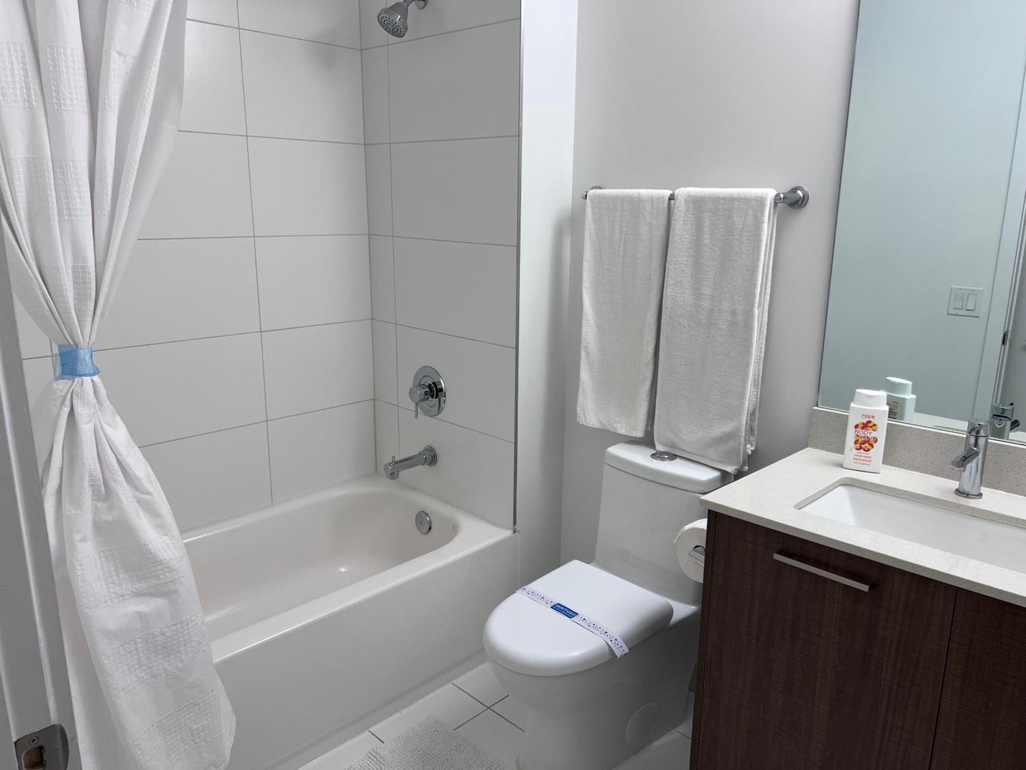 Master Bed Room In Calle Ocho Miami Extérieur photo