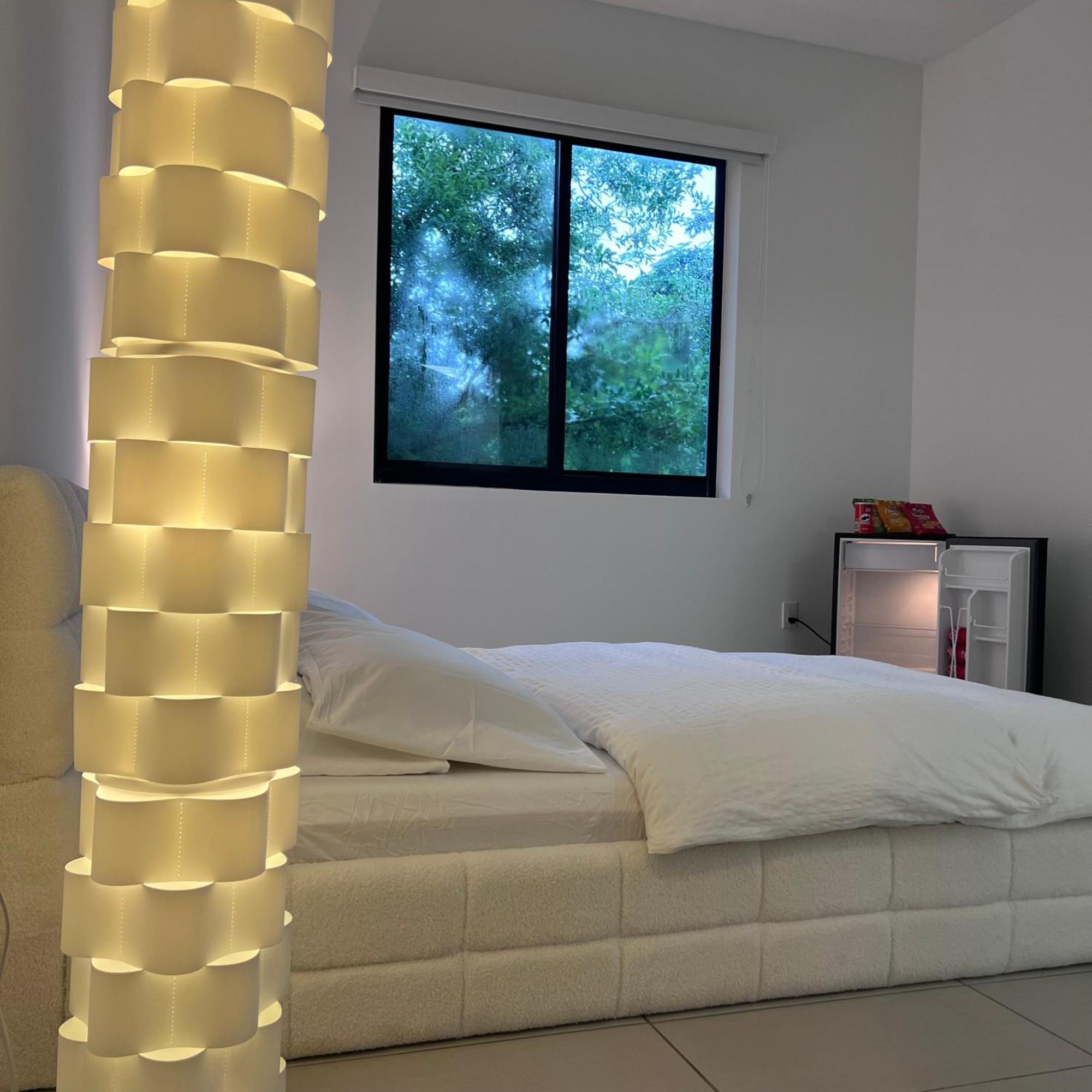Master Bed Room In Calle Ocho Miami Extérieur photo