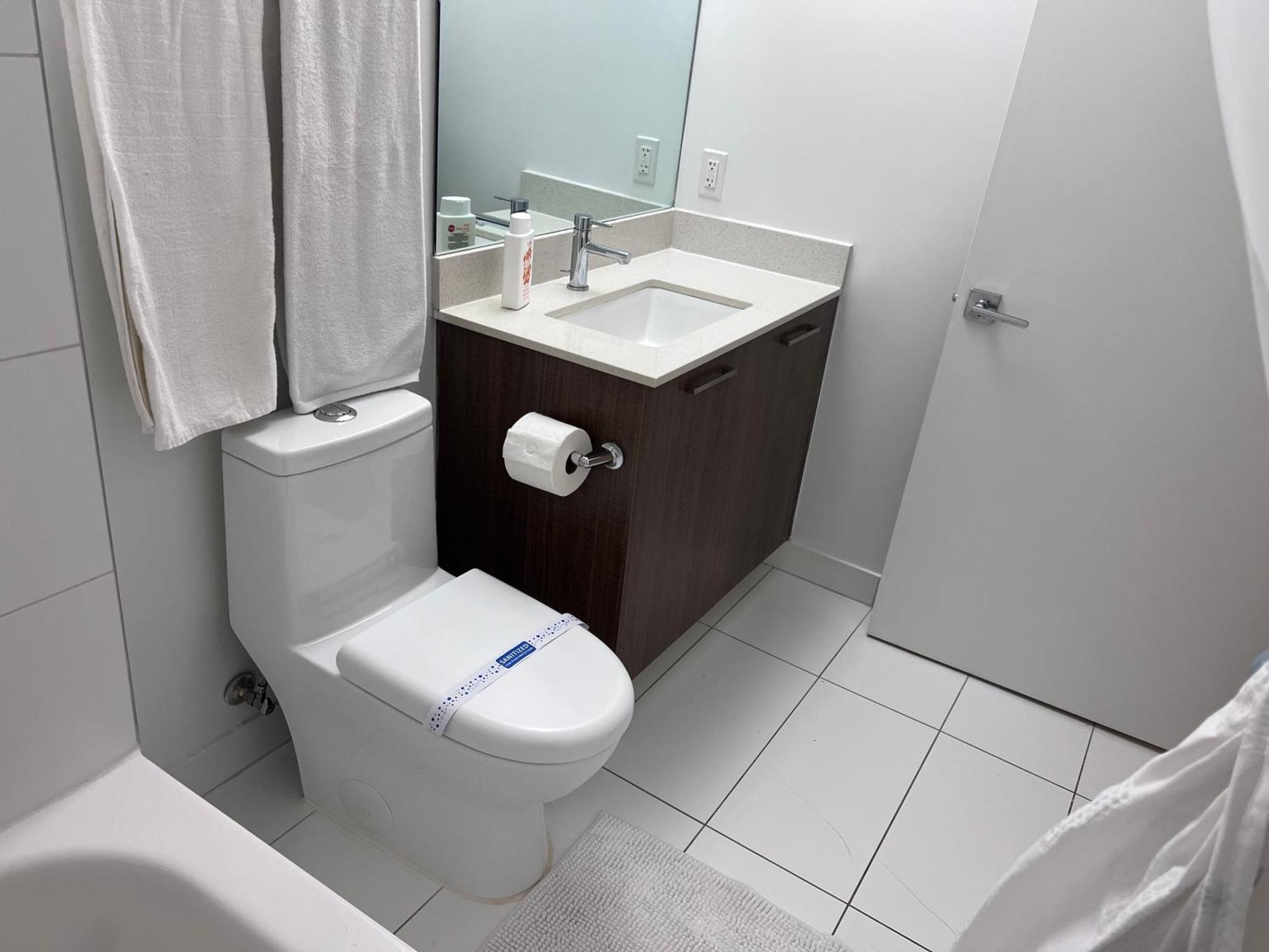 Master Bed Room In Calle Ocho Miami Extérieur photo